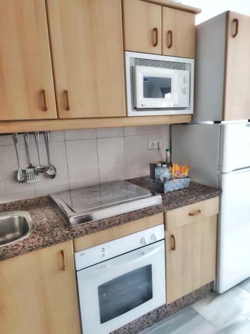 Apartamento-estudio Benalsun Pueblo Evita Benalmádena Esterno foto