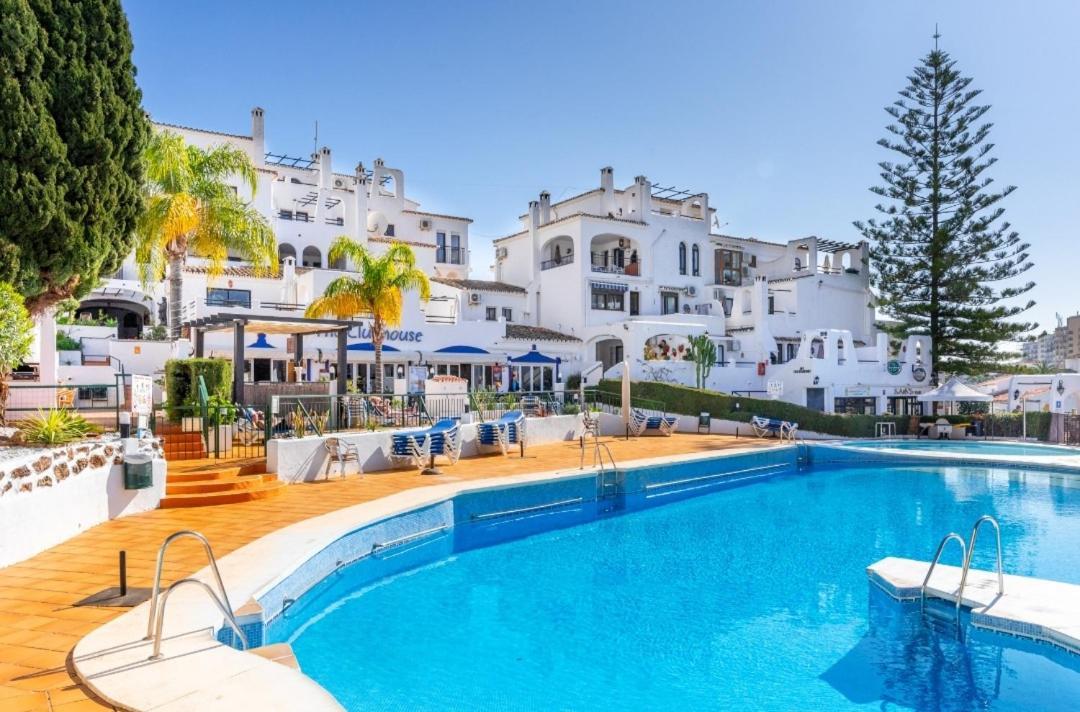 Apartamento-estudio Benalsun Pueblo Evita Benalmádena Esterno foto